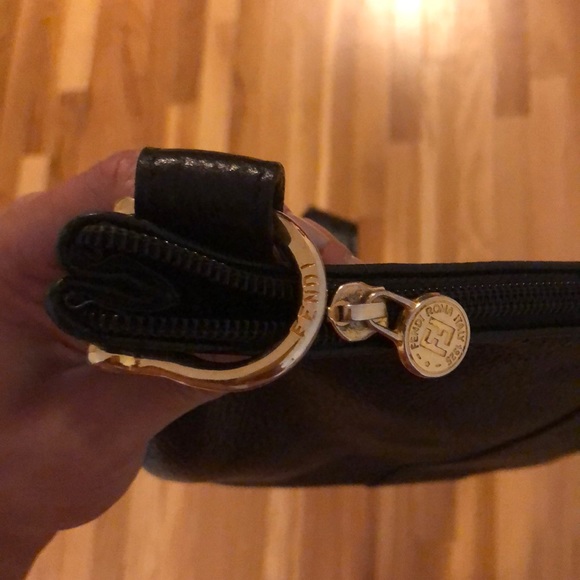 Vintage Fendi Black Leather Shoulder Bag - Picture 8 of 11